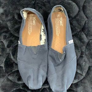 Women’s Toms Slip-ons